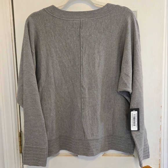 Allie Rose NWT V-Neck Gray Sweater Large - Picture 6 of 9